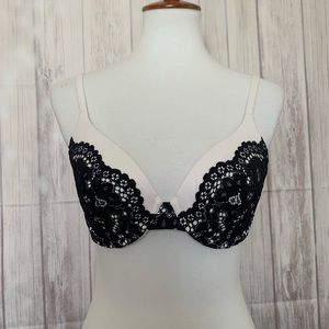 Victoria’s Secret lace bra size 36B
